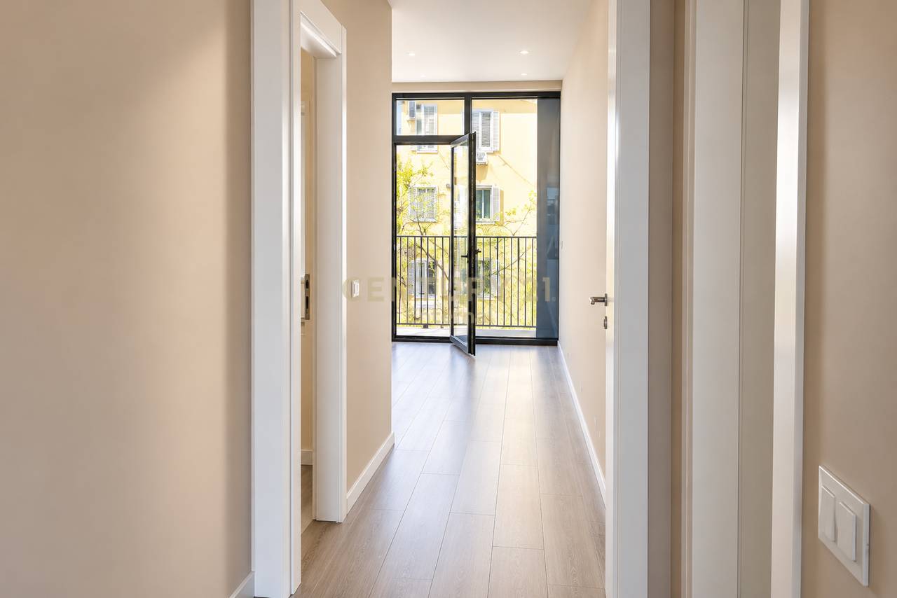 Lake View - Vendesi 2+1+2 Investito A Lake View 102m2