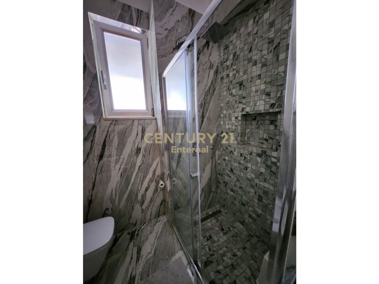Apartament 2+1+ Post Parkimi Per Qera tek Air Albania