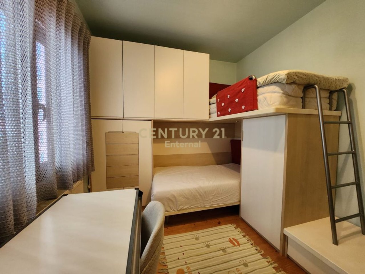 Apartament 2+1+ Post Parkimi Per Qera tek Air Albania