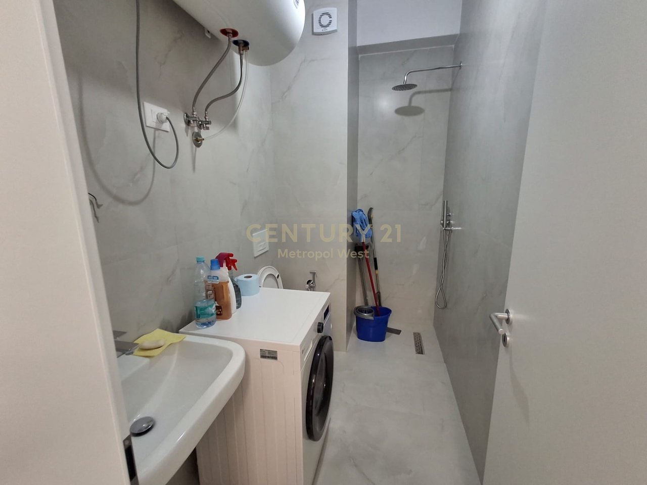 FOR RENT 1+1 APARTMENT IN KADIU RESIDENCE, ALI DEMI