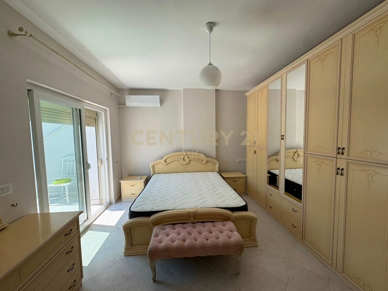 For rent apartment 2+1+storage with veranda, suitable for office, on Dritan Hoxha Street!