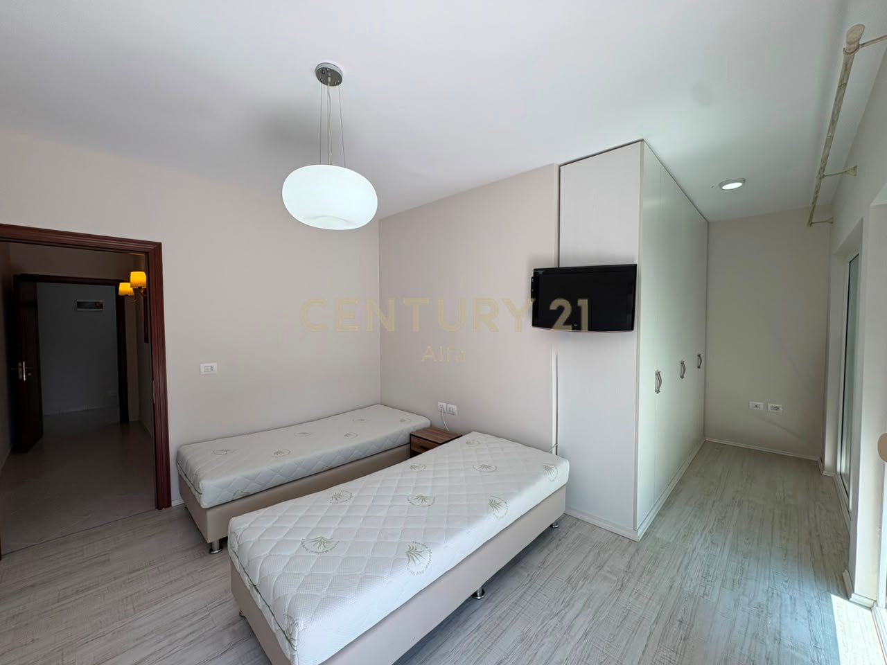 For rent apartment 2+1+storage with veranda, suitable for office, on Dritan Hoxha Street!