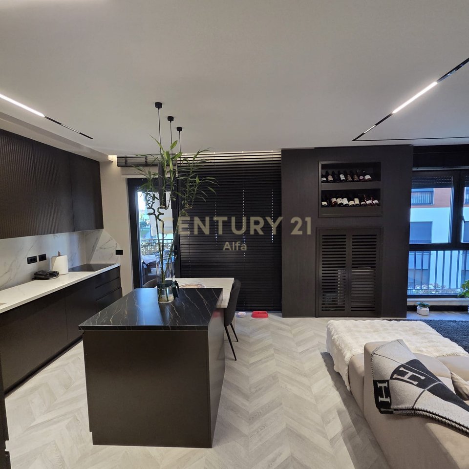 Shitet apartament luksoz 2+1+ 2 poste parkimi te perfshire te Liqeni i Thatë