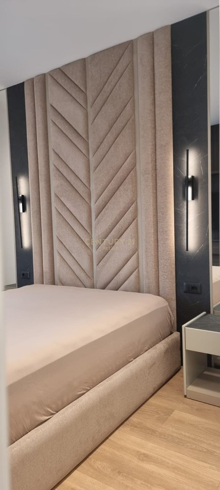 Jepet apartament me qera 1+1+parkim i super mobiluar perball  universitetit UET!