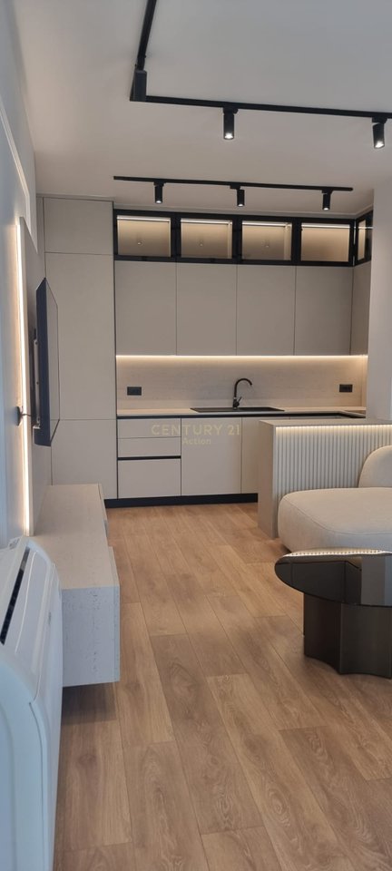 Jepet apartament me qera 1+1+parkim i super mobiluar perball  universitetit UET!