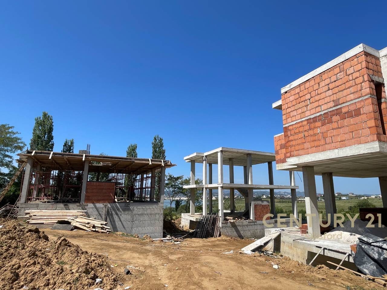 Villa di lusso su 2 piani in vendita a Liore Residence – Lago di Paskuqan, Tirana