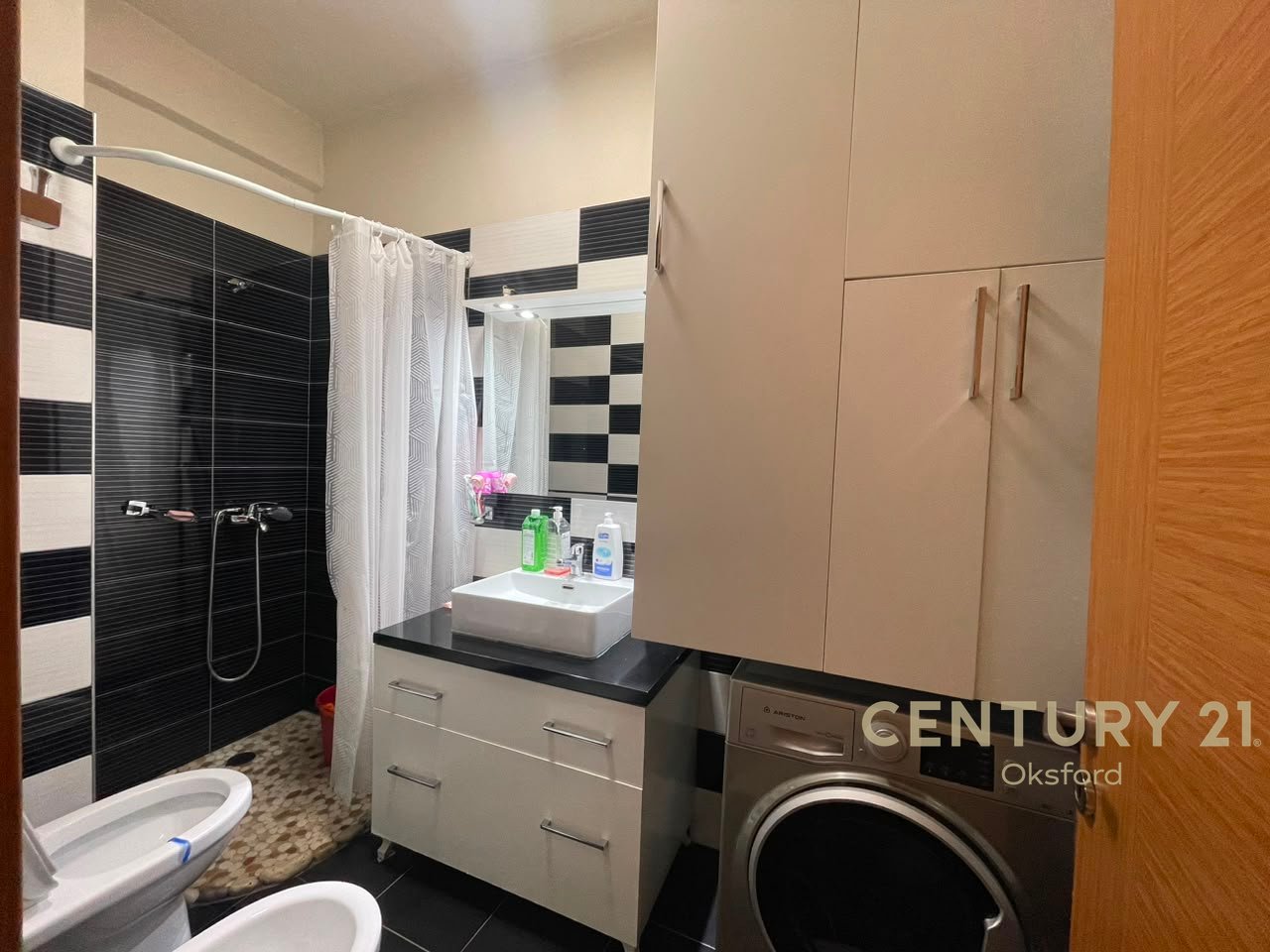 APPARTAMENTO 1+1 IN VENDITA ALLA RESIDENZA "TIRANA GOLDEN PARK" !!