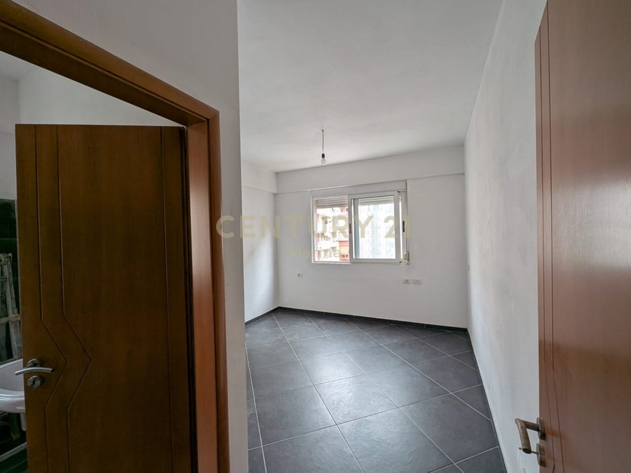 APARTMENT 2+1+2 FOR SALE, NEAR JUMBO ("Gjergj Arjaniti" Street)