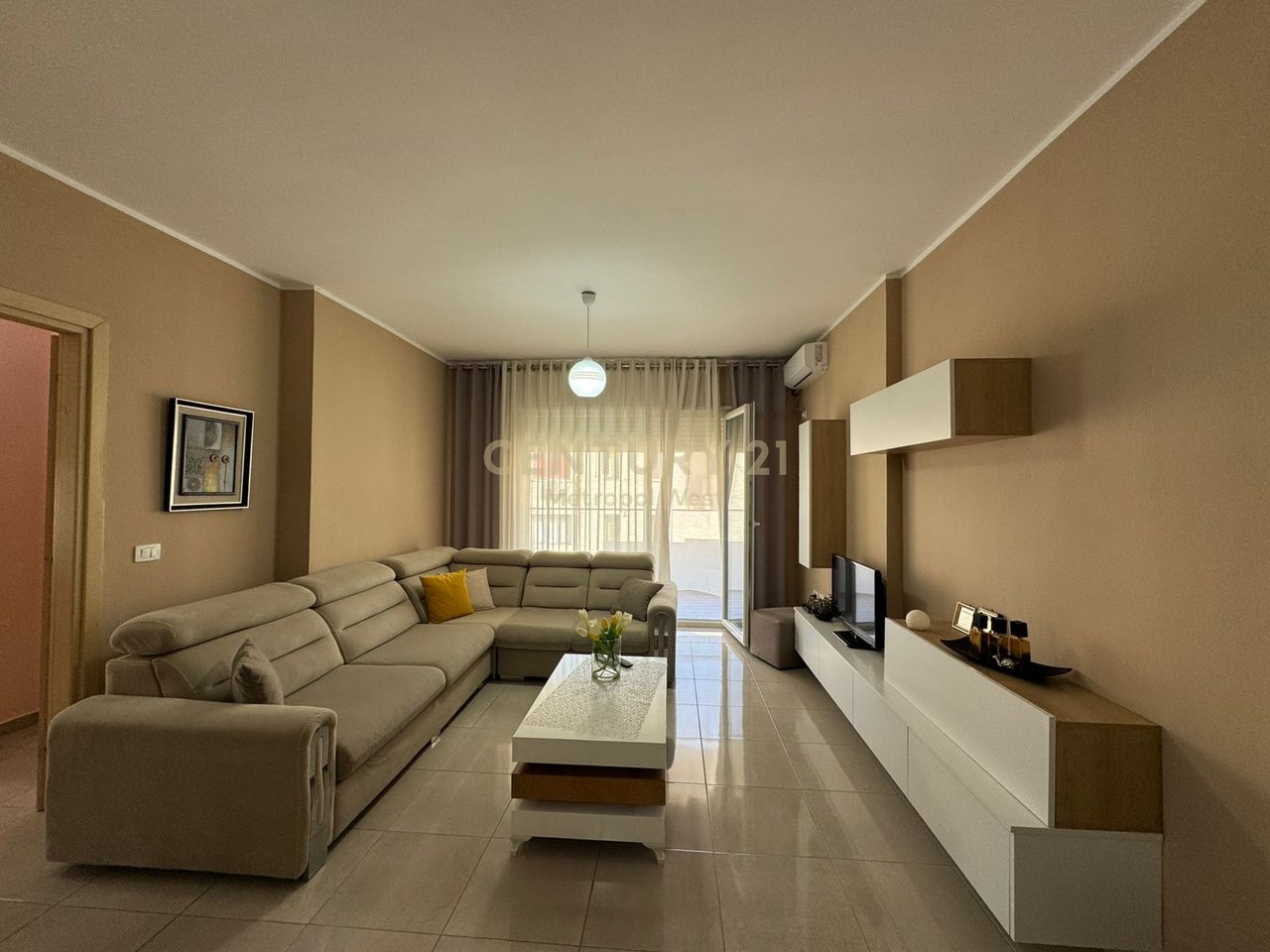 Restaurant Durres, apartment 2+1+2 for rent