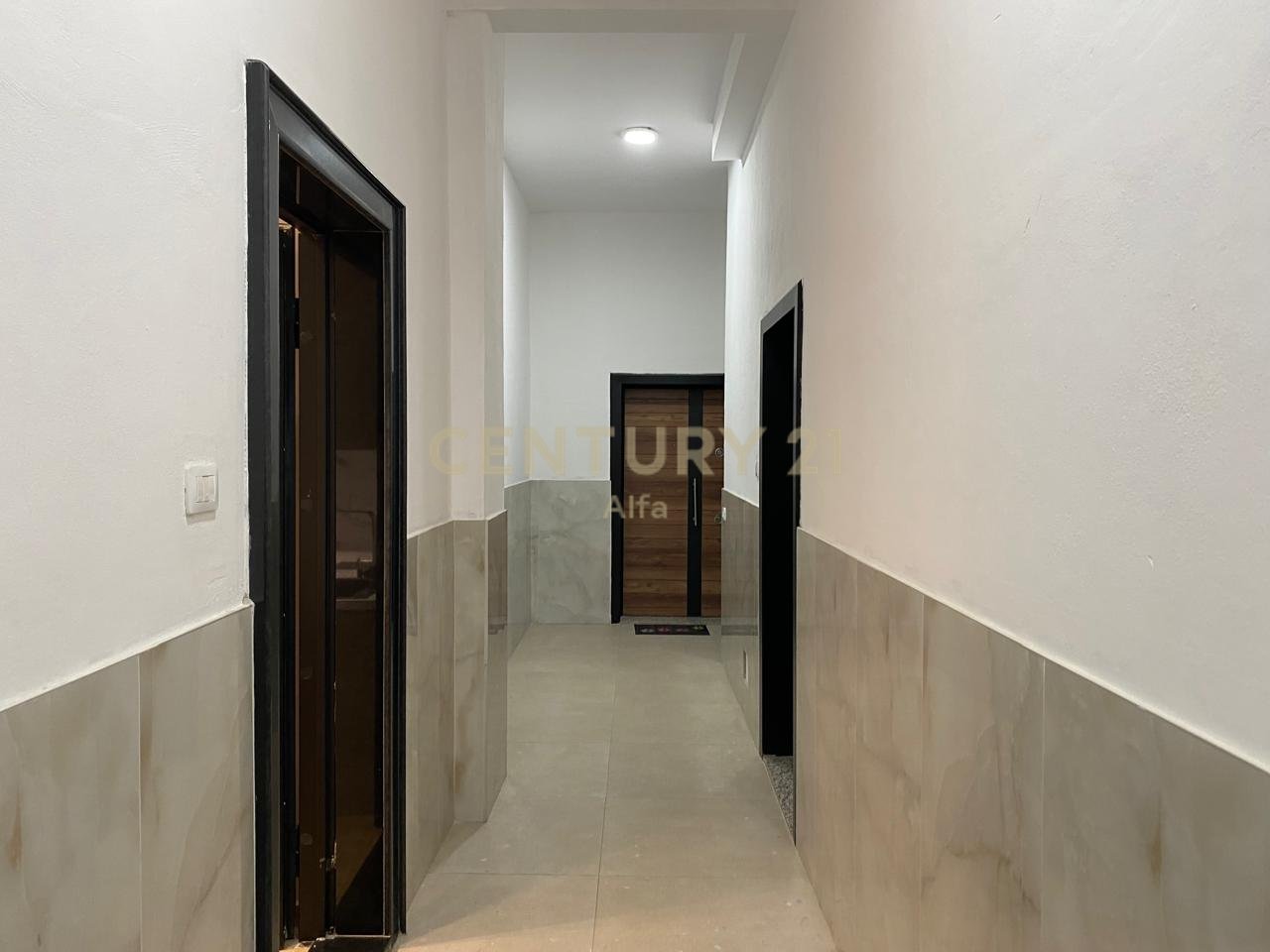 Affittasi appartamento 1+1 con posto auto ad Astir !