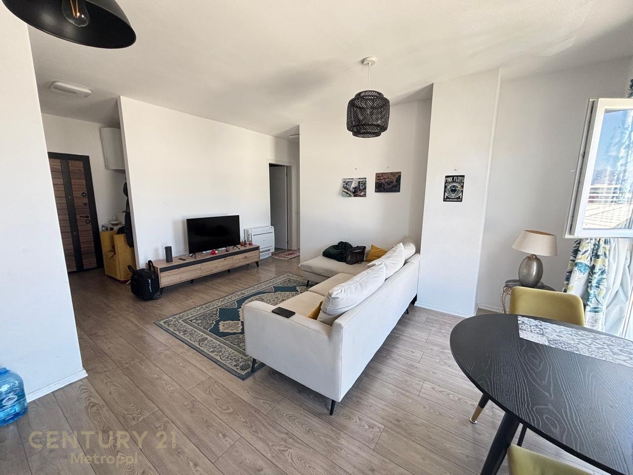 Appartamento 2+1 in Vendita vicino a Univers City, Tirana