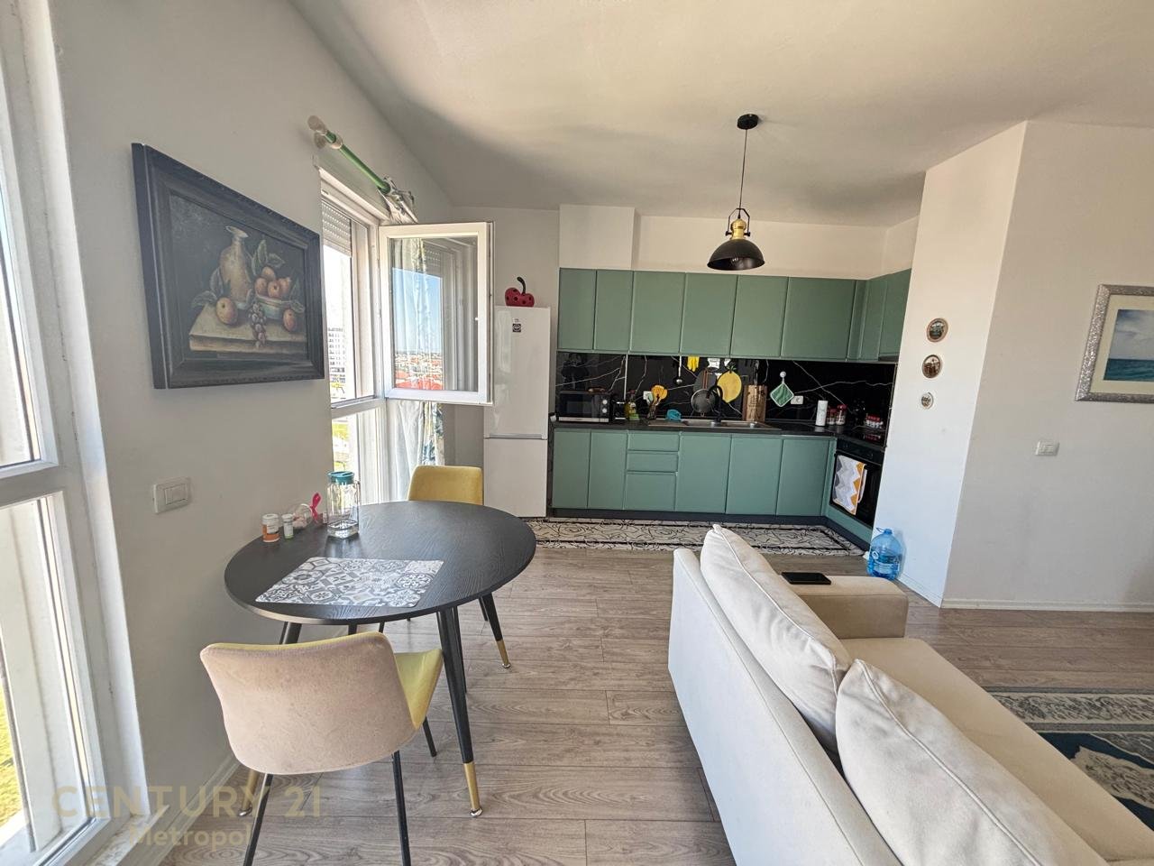 Appartamento 2+1 in Vendita vicino a Univers City, Tirana