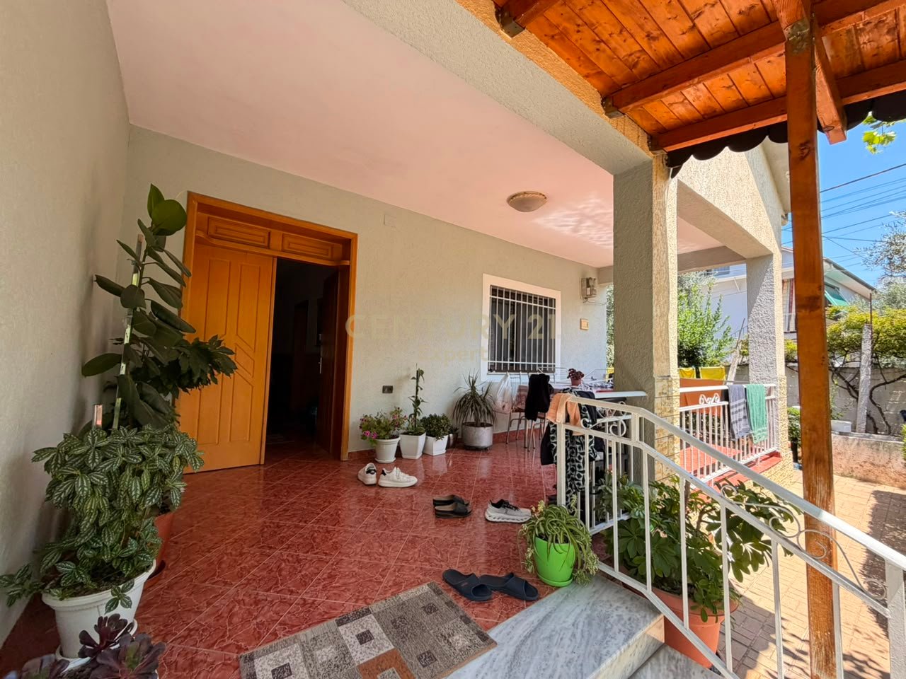 VENDIAMO TERRENO CON VILLA DI 1 PIANO A DON BOSKO!!