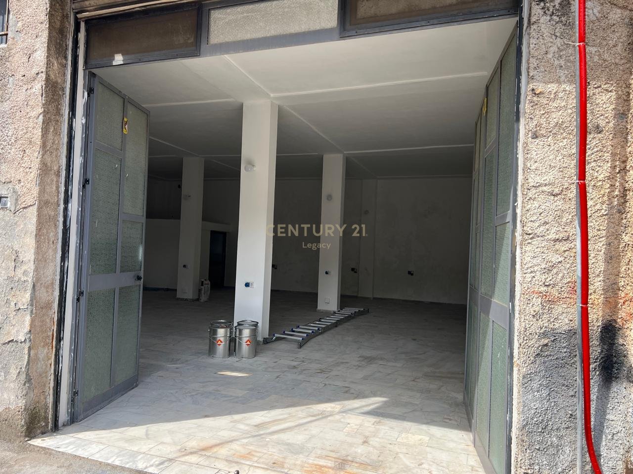 🏢 Magazzino in affitto – Vicino al Ministero della Difesa &amp; Ospedale Madre Teresa