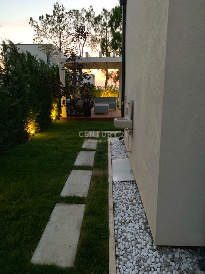 Me Qira - Vilë në "Vala Mar" Residence, Gjiri i Lalzit, Durrës