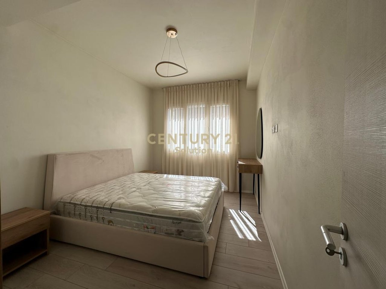 APARTMENT 1+1+ PARKING AT RIVER RESIDENCE!
