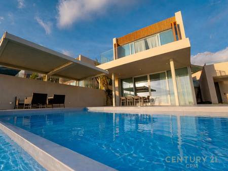 SHITET NJË NGA VILAT MË TË BUKURA NË GREEN COAST, PALASË