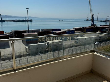 Apartament 2+1 me Qira tek  Rruga e re e Portit, Durrës!