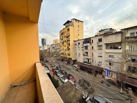 AMBIENT ZYRASH PER QIRA NE RRUGEN MINE PEZA!