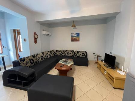 JEPET ME QIRA APARTAMENT ME HAPESIRE TE BOLLSHME  1+1 KATI I 2-TE