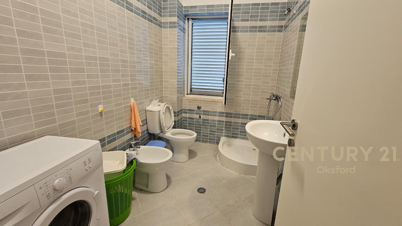 APARTAMENT DUPLEX 2+1+2+OBORR PËR SHITJE, TEK KOMPLEKSI 'LURA 1' NË GJIRIN E LALZIT