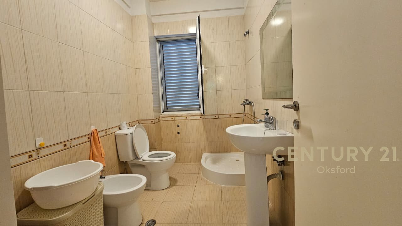 APARTAMENT DUPLEX 2+1+2+OBORR PËR SHITJE, TEK KOMPLEKSI 'LURA 1' NË GJIRIN E LALZIT