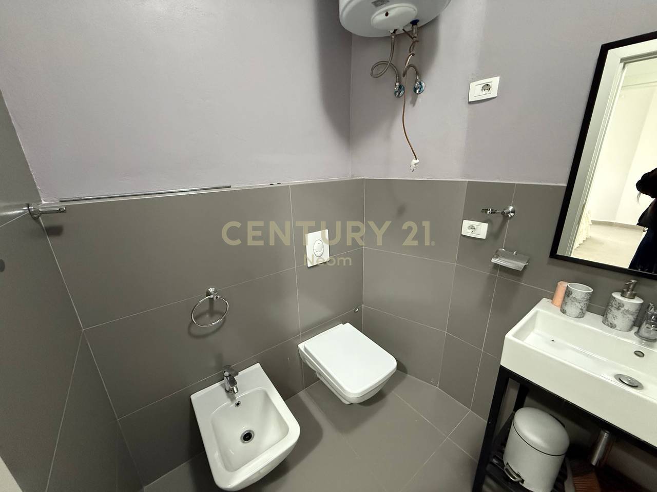 JEPET ME QIRA 2+1 Me Post Parkimi Kodra E Diellit