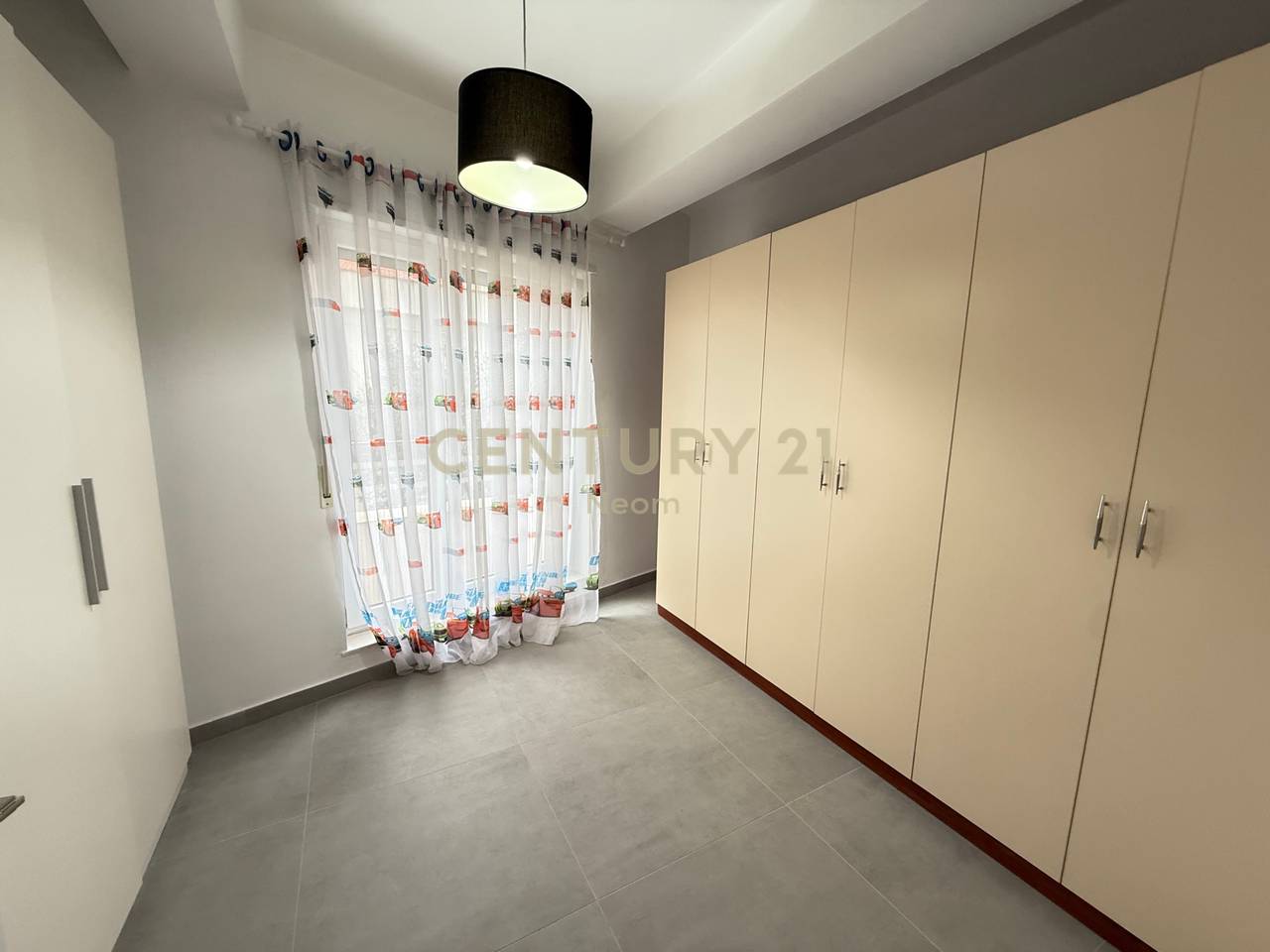 JEPET ME QIRA 2+1 Me Post Parkimi Kodra E Diellit