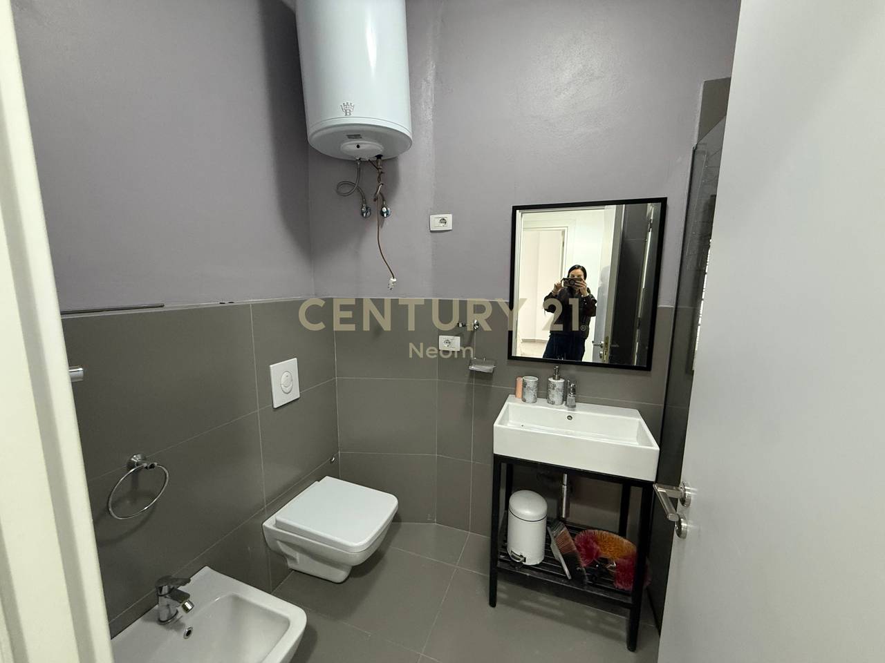 JEPET ME QIRA 2+1 Me Post Parkimi Kodra E Diellit