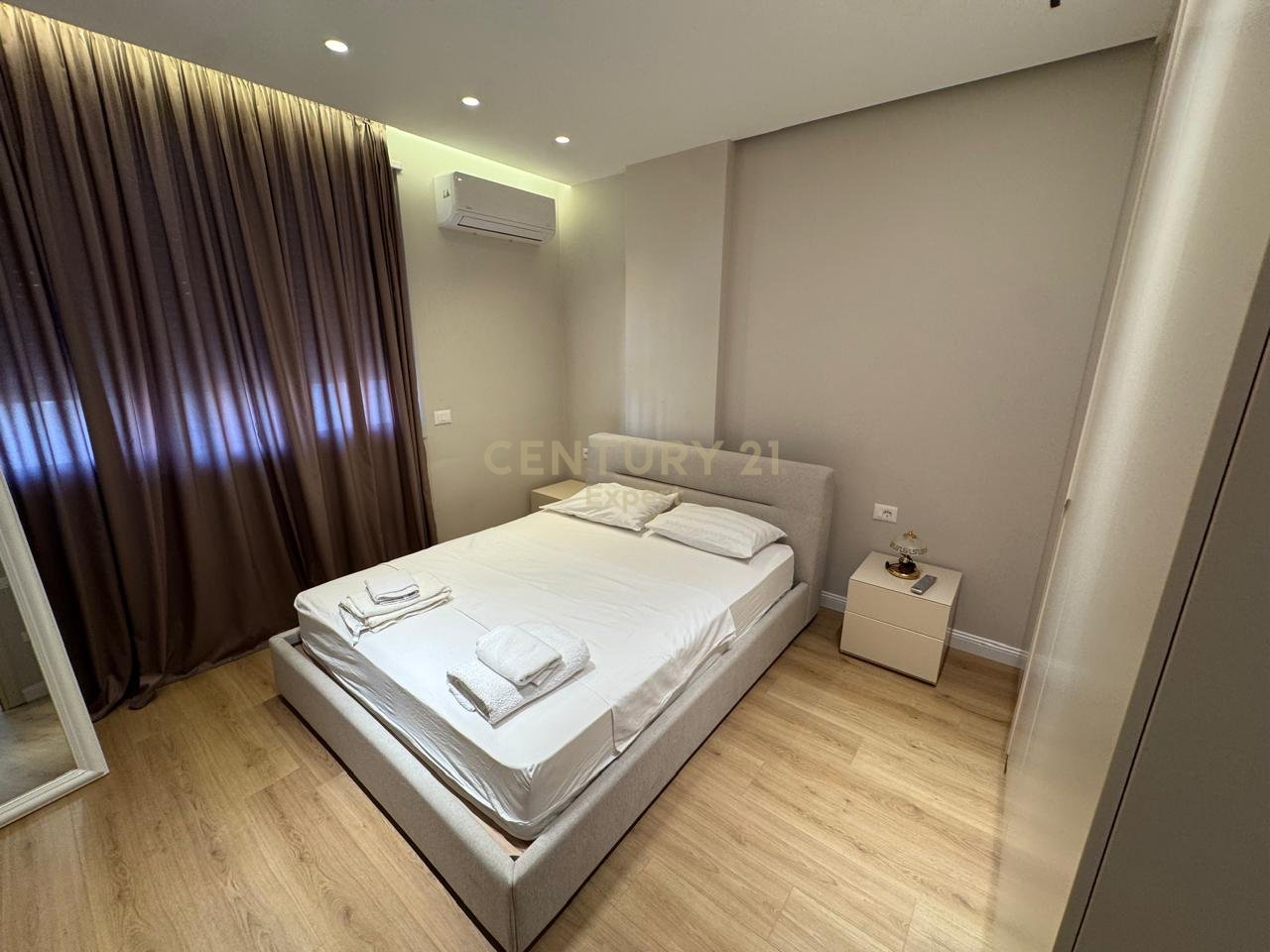 JEPET ME QERA APARTAMENT 1+1 TEK LIQENI !!