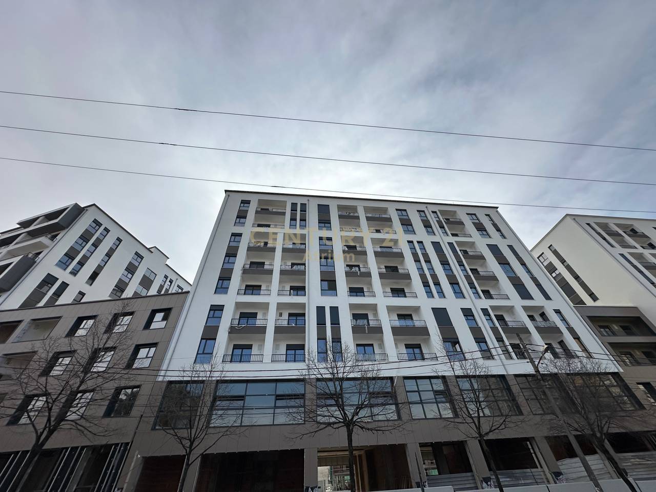 APARTAMENT 2+1 PER SHITJE NE KINOSTUDIO !