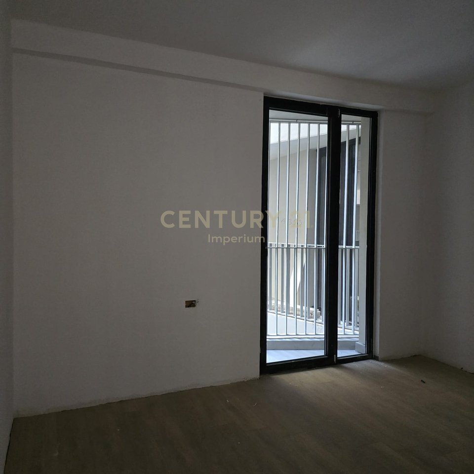 Apartament 2+1+2 me Post Parkimi te perfshire për qira – Ideal për Zyra/ Biznese të ndryshme