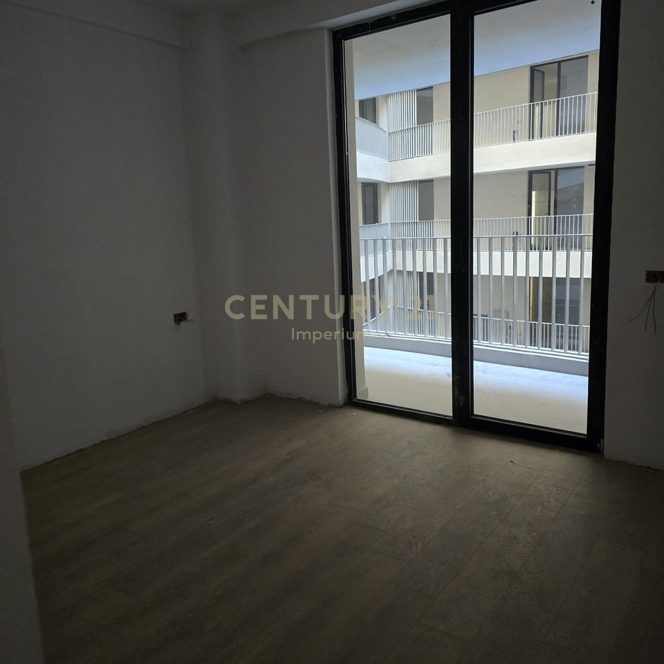 Apartament 2+1+2 me Post Parkimi te perfshire për qira – Ideal për Zyra/ Biznese të ndryshme