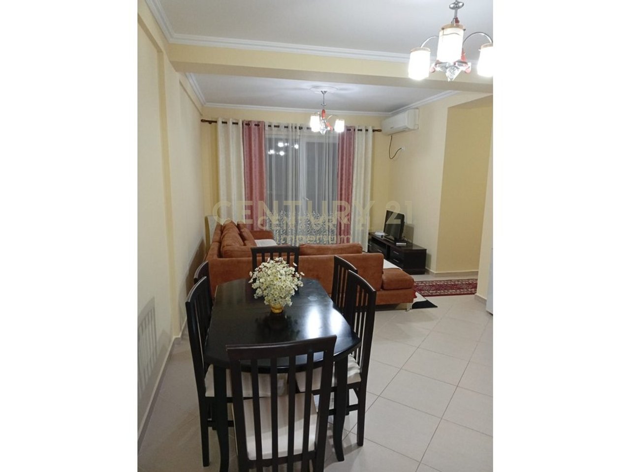 JEPET ME QIRA APARTAMENT 2+1+2, ASTIR, PRANE BAR ARTISTI