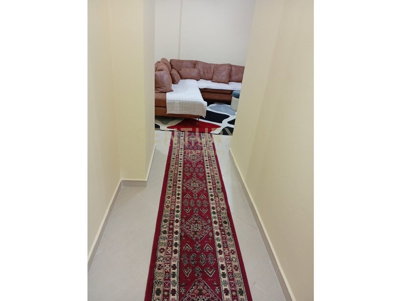 JEPET ME QIRA APARTAMENT 2+1+2, ASTIR, PRANE BAR ARTISTI