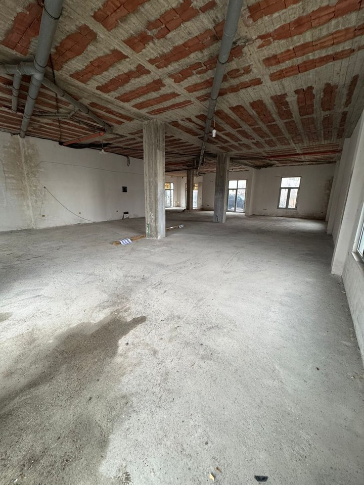 Commercial Space for Rent in Fresk, Tirana
