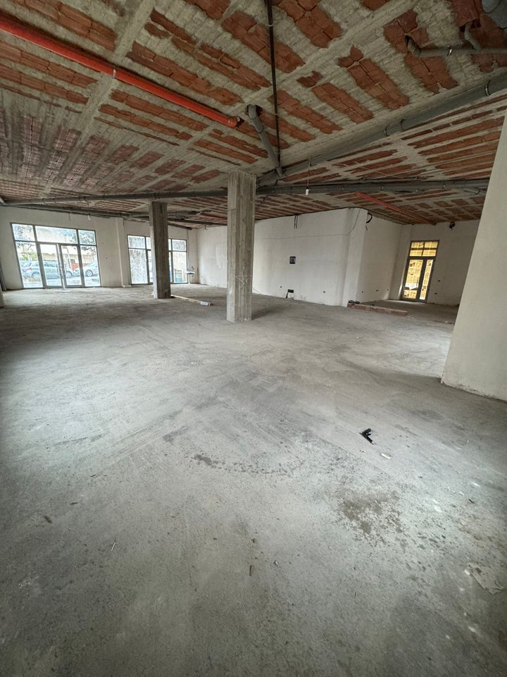Commercial Space for Rent in Fresk, Tirana