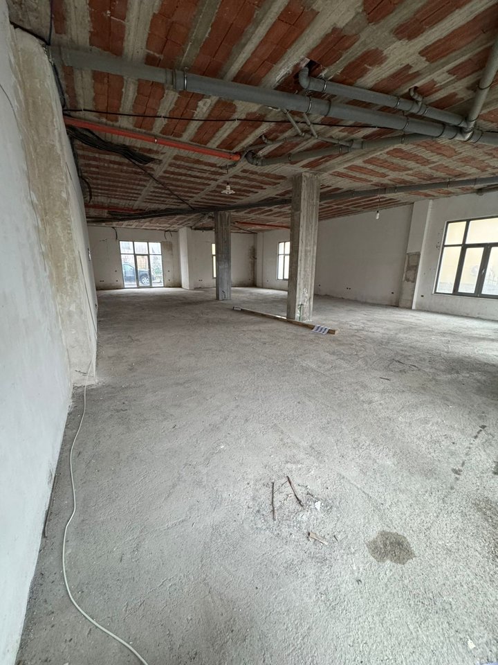 Commercial Space for Rent in Fresk, Tirana