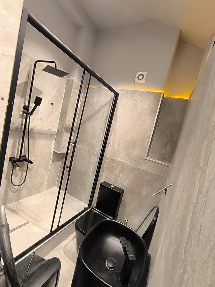 Duplex 2+1+2 Për  Qira në Ish Bllok, Pallatet Agimi, Tiranë