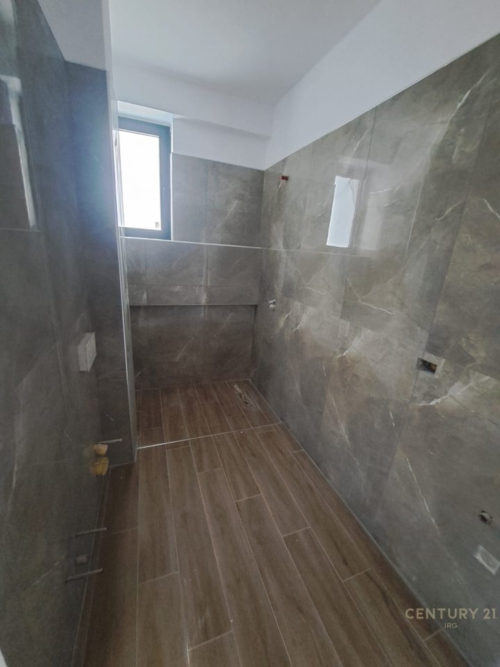 Apartament premium & ekskluziv për shitje në një nga zonat më elitare të Vlorë