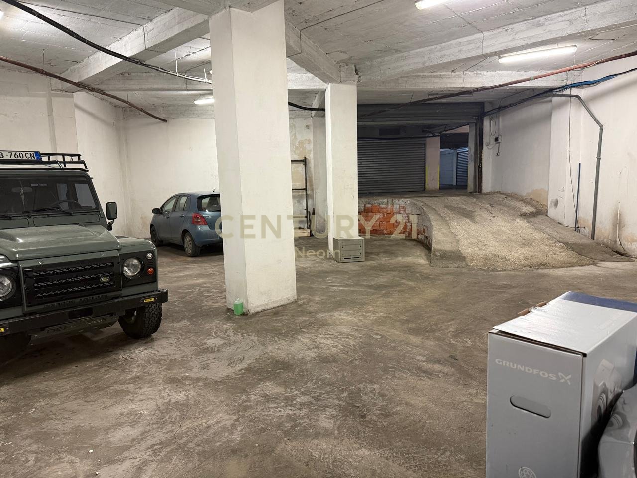 A warehouse is for rent in Astir