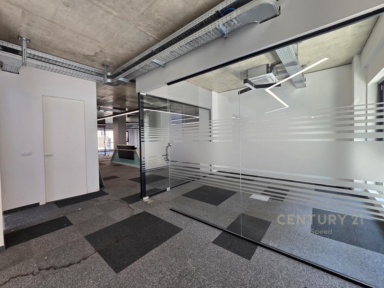 Commercial ambient available on Kosovareve Street