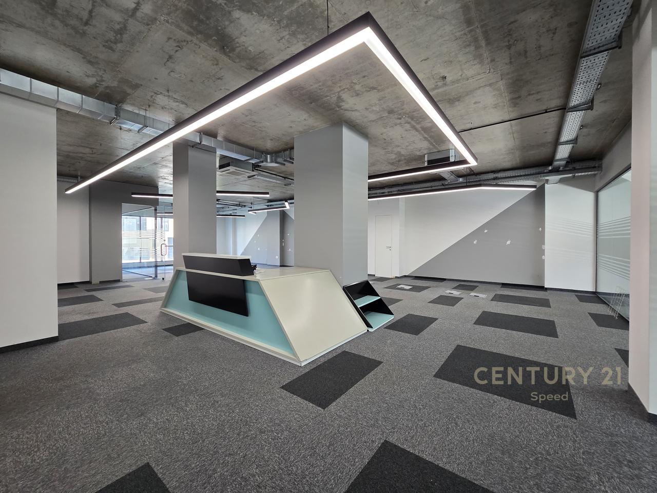 Commercial ambient available on Kosovareve Street