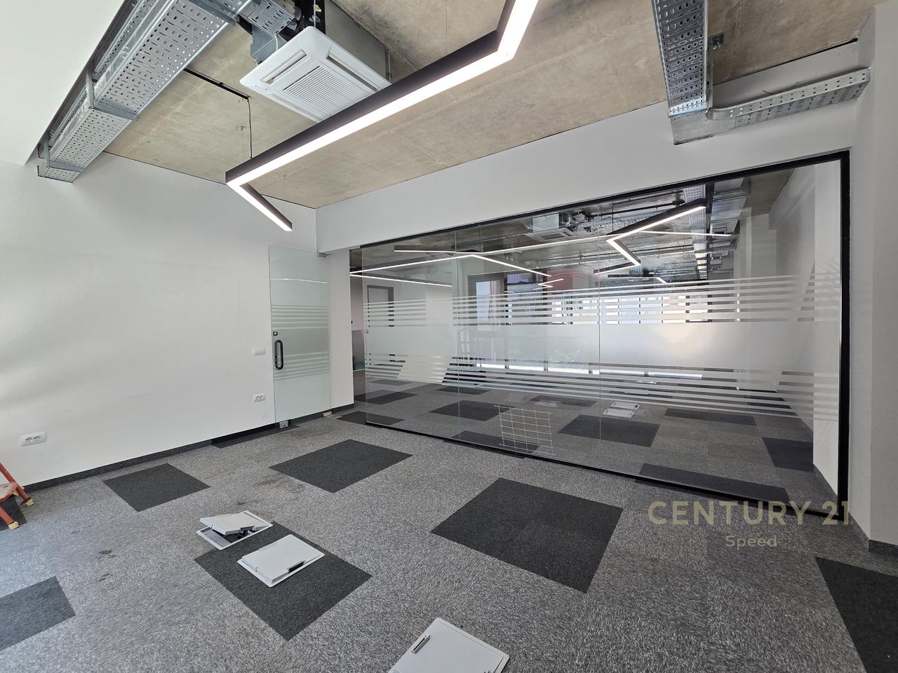 Commercial ambient available on Kosovareve Street