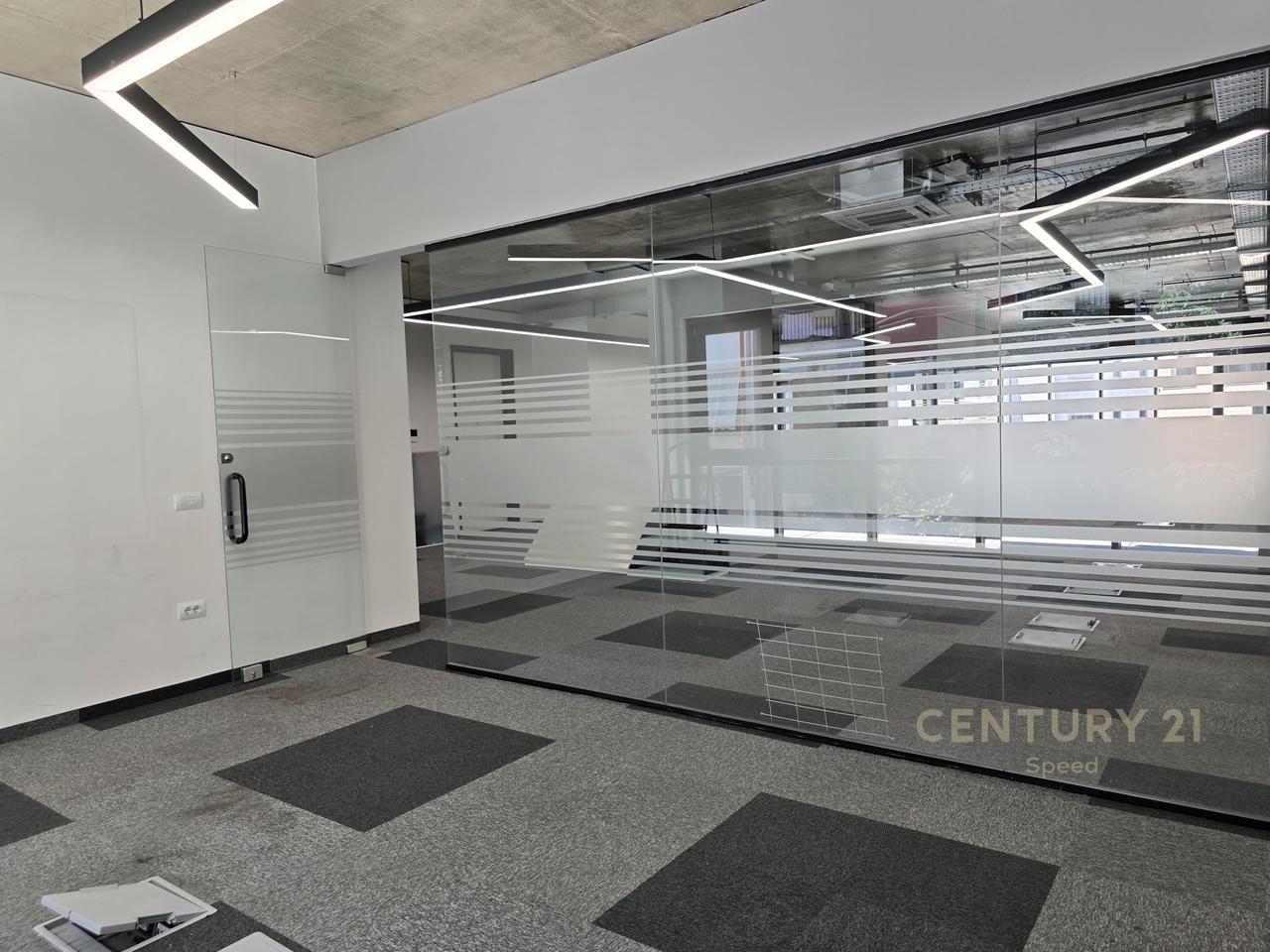 Commercial ambient available on Kosovareve Street