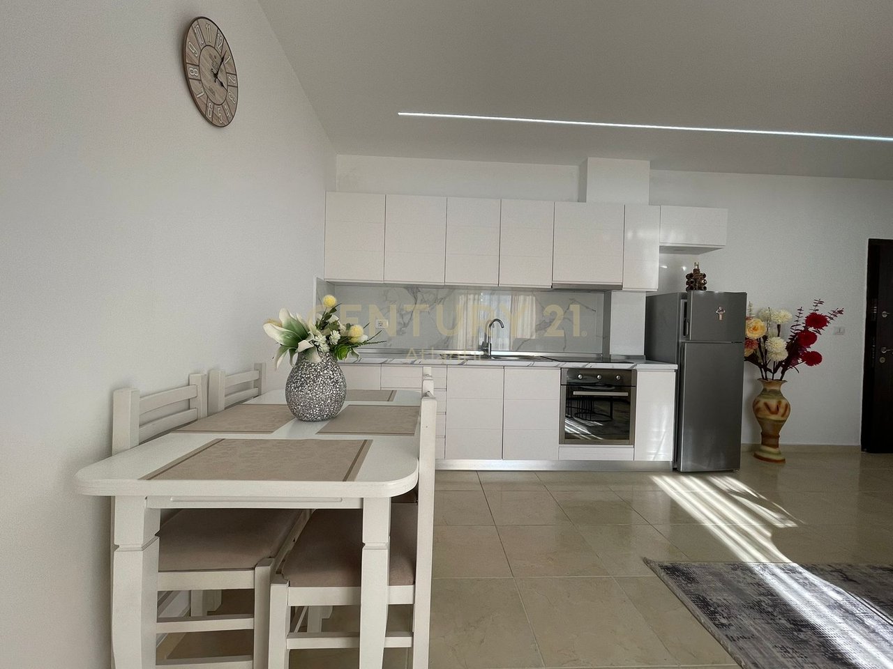 Shitet Apartament 1+1+2ballkone ne Plazh Iliria, Durres!