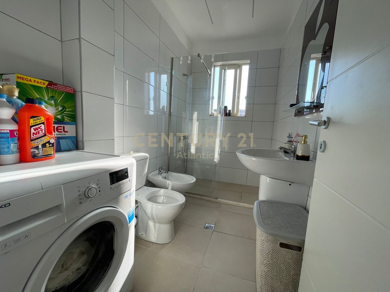 Shitet Apartament 1+1+2ballkone ne Plazh Iliria, Durres!
