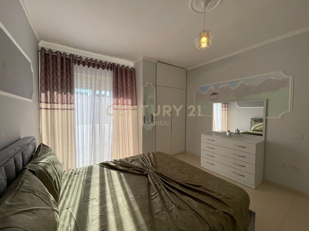 Shitet Apartament 1+1+2ballkone ne Plazh Iliria, Durres!