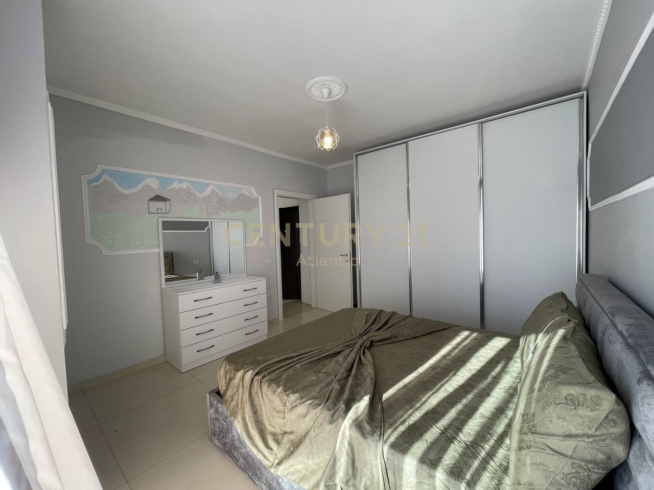Shitet Apartament 1+1+2ballkone ne Plazh Iliria, Durres!