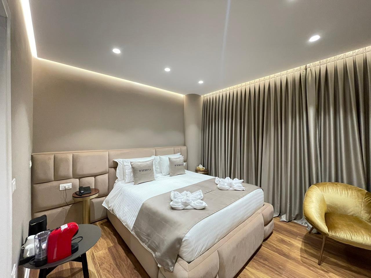 SHITET HOTEL NE VLORE!